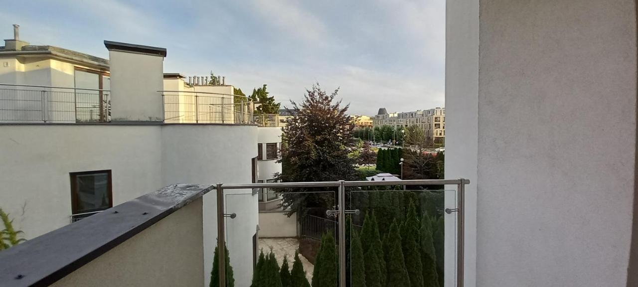 Apartament Wilanow - Sarmacka 1B Warschau Exterior foto
